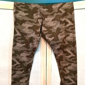 a.n.a Camo Leggings